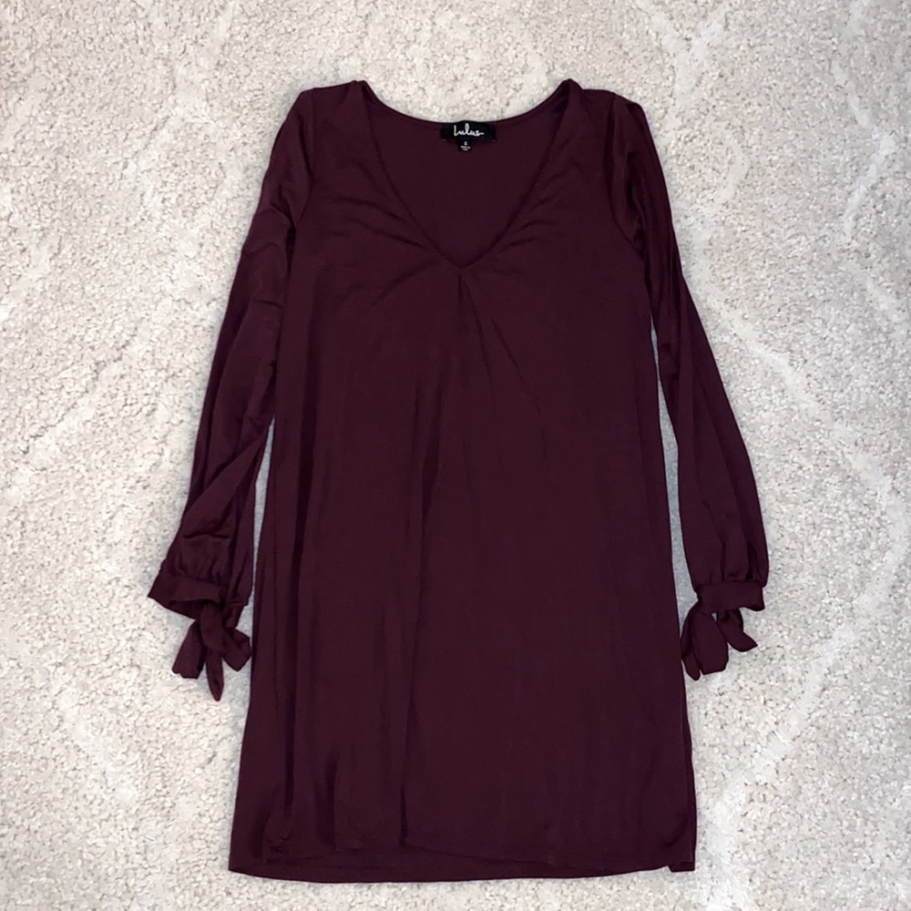 Lulu’s maroon dress